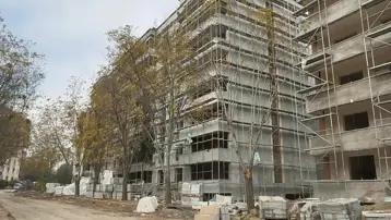 Elazığ'da yüksekten düşen işçi ağır yaralandı