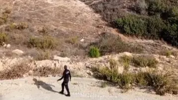 Adana'da film gibi kovalamaca: Hapis cezası bulunan firari boş arazide yakalandı 