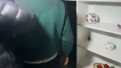 Polisten kaçmak için dolaba gizli bölme yaptırdı
