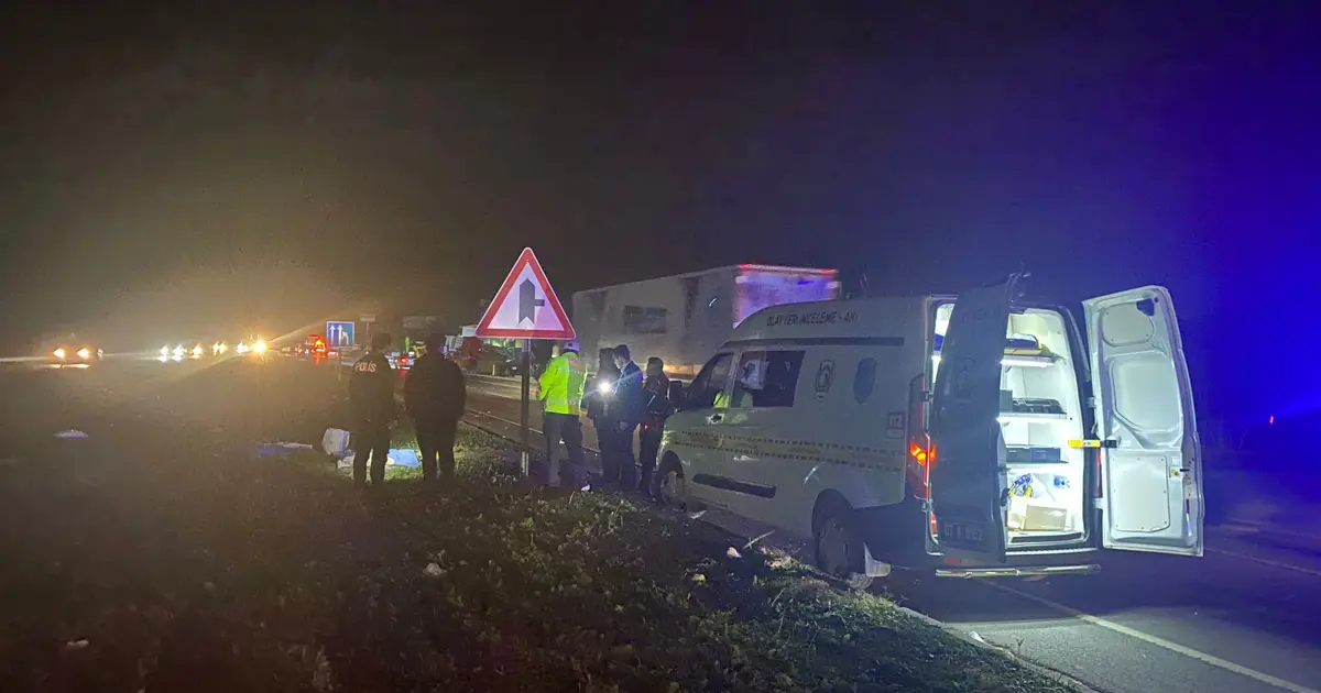 Yaya öğrencilere otomobil çarptı: 1 ölü, 1 yaralı