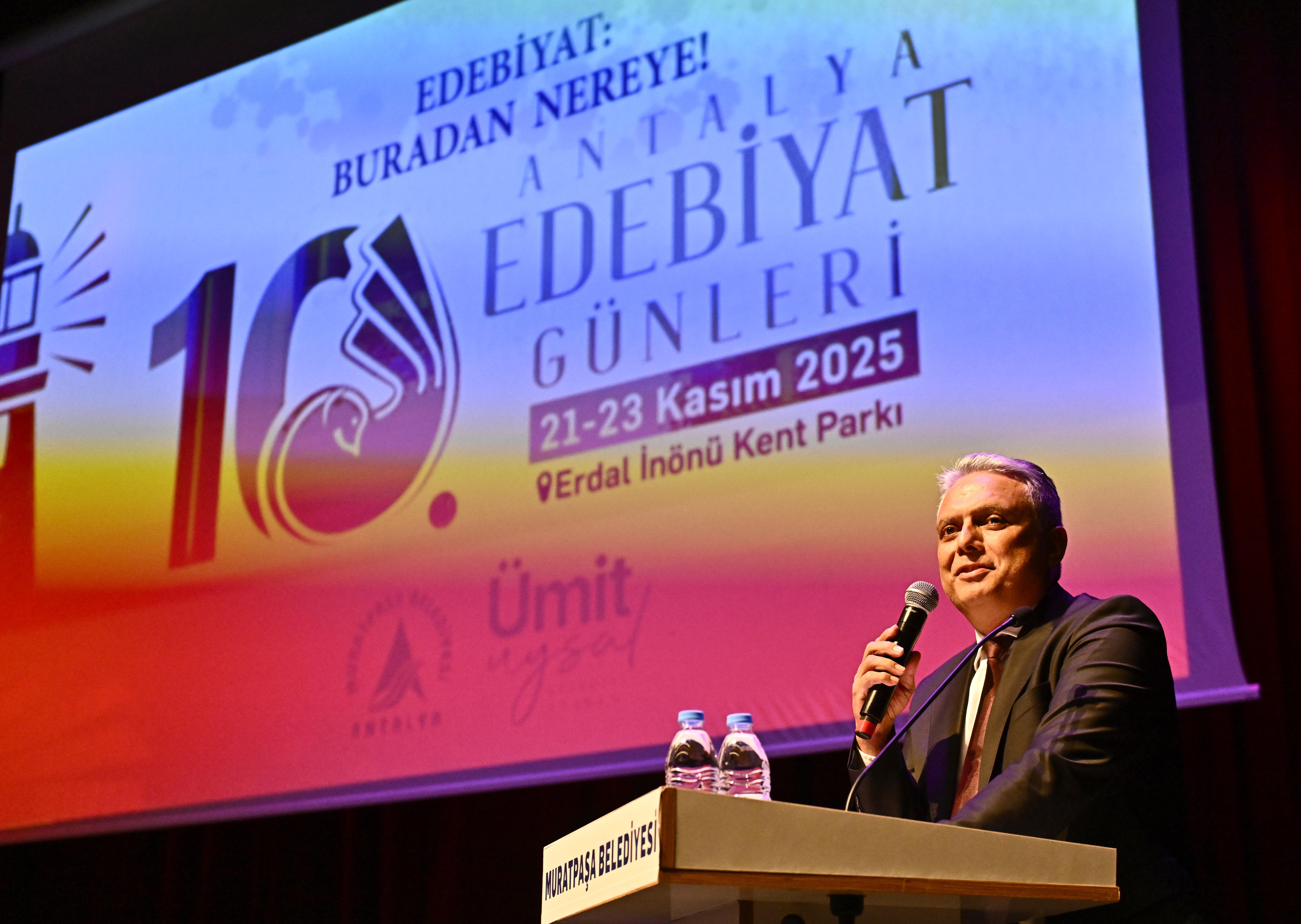 Antalya Edebiyat Günleri'nde ödüller sahiplerini buldu