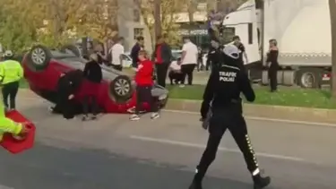 Bursa'da trafik kazası: Takla atan otomobilde sürücü sıkıştı