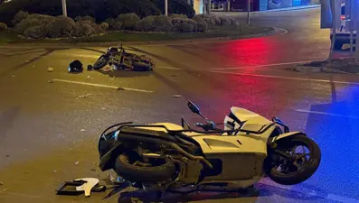 Antalya'da motosikletler çarpıştı, dört kişi yaralandı