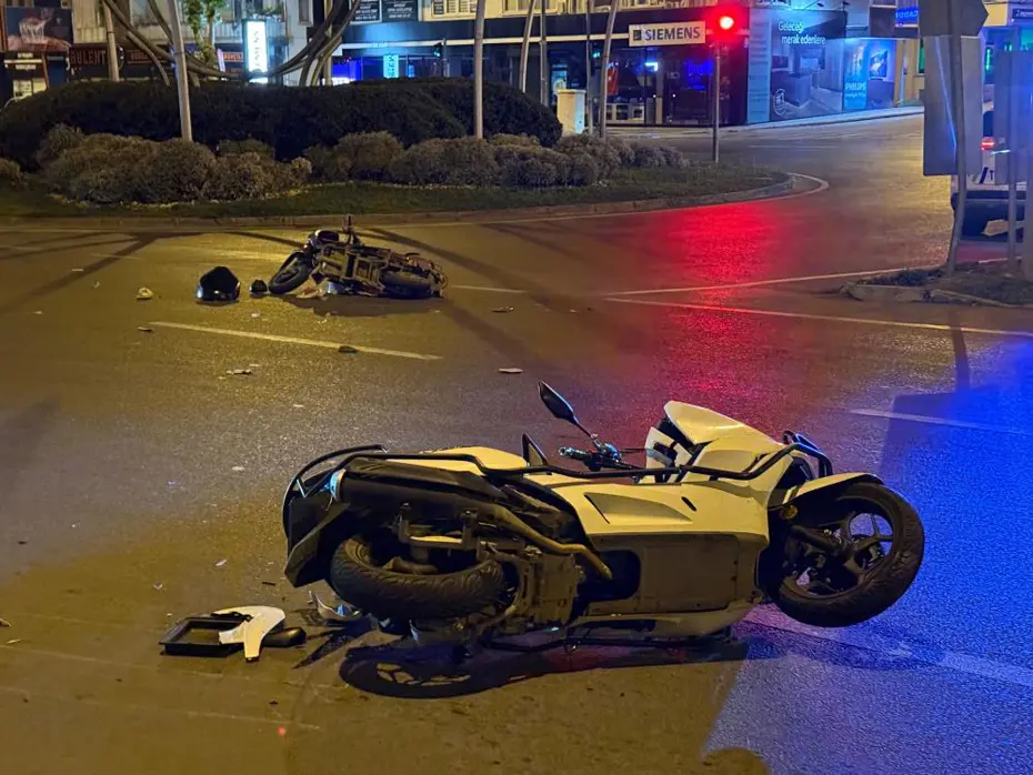 Antalya'da motosikletler çarpıştı, dört kişi yaralandı