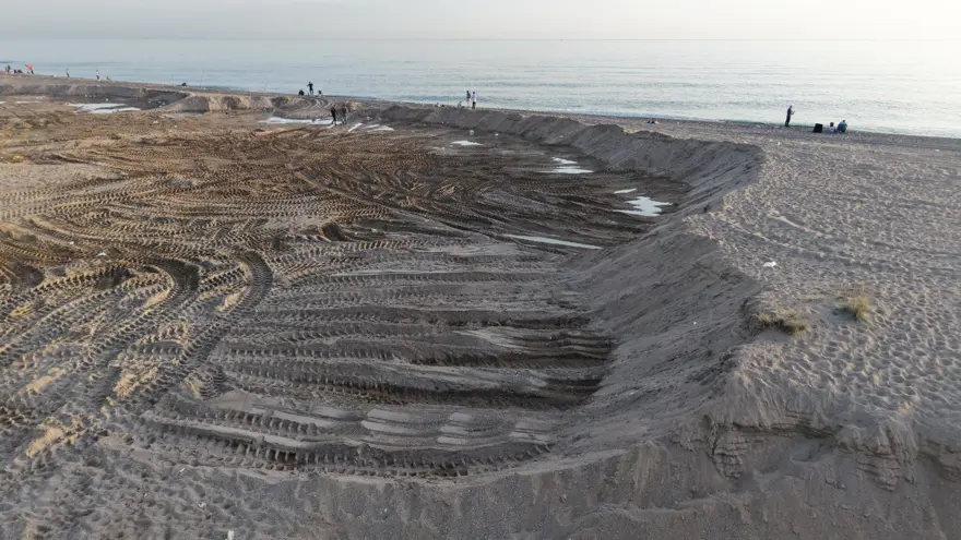 Sahillerde kum hırsız alarmı! Bölgeden tonlarca kum çalıyorlar 4