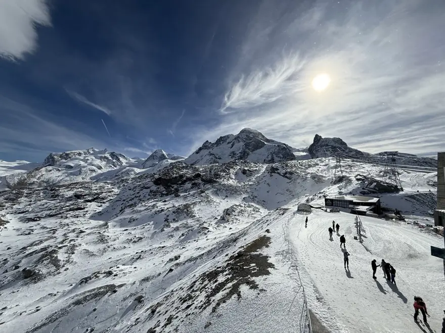 "YERLERDE BİR TANE ÇÖP YOK" 3