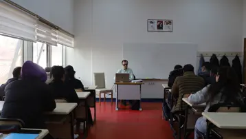 Sivas&#x27;ta gönül bağıyla öğretmek mümkün