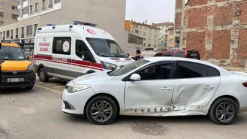 Elazığ’da iki araç çarpıştı, bir kişi yaralandı