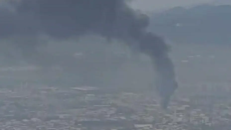 Bursa'da park halindeki otobüsler yandı