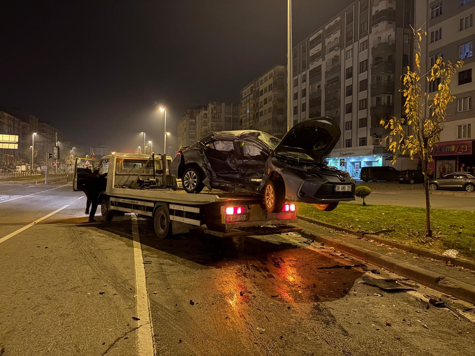 Kayseri'de trafik kazası: 3 yaralı