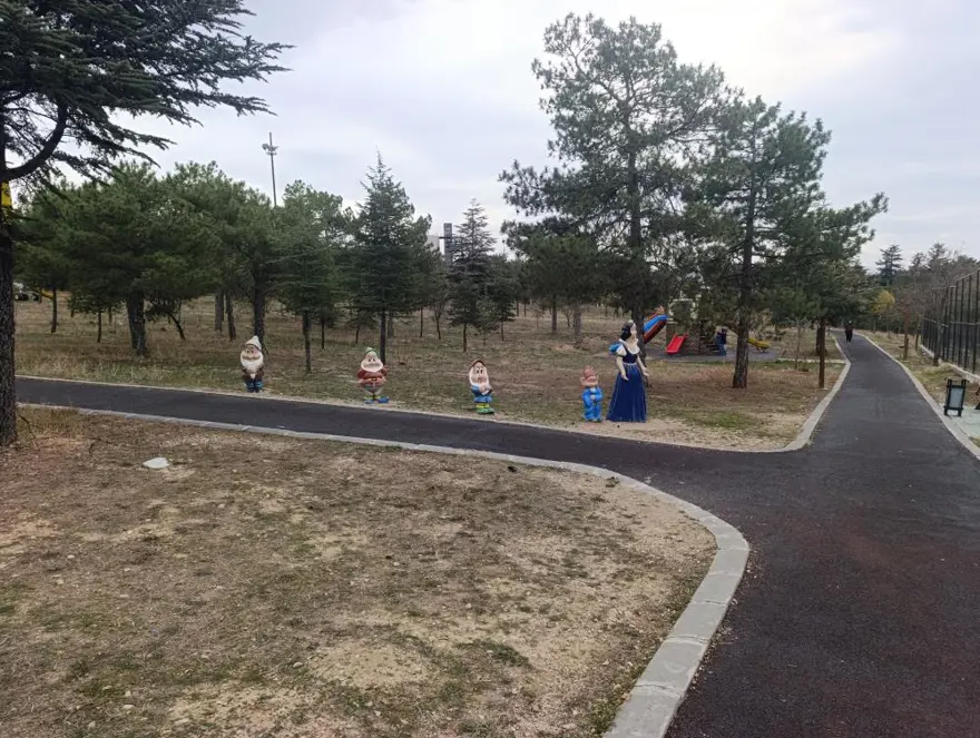 Pamuk Prenses'in cücelerini çaldılar. 3 cüce aranıyor 1