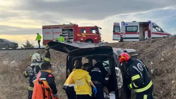 Yoldan çıkan araç tarlaya uçtu: 2 yaralı