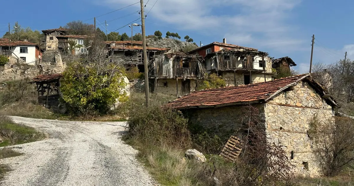 Eskiden 50 hane vardı şimdi 4 kişi yaşıyor: Hayalet köye dönüştü