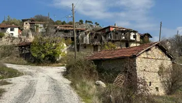 Eskiden 50 hane vardı şimdi 4 kişi yaşıyor: Hayalet köye dönüştü