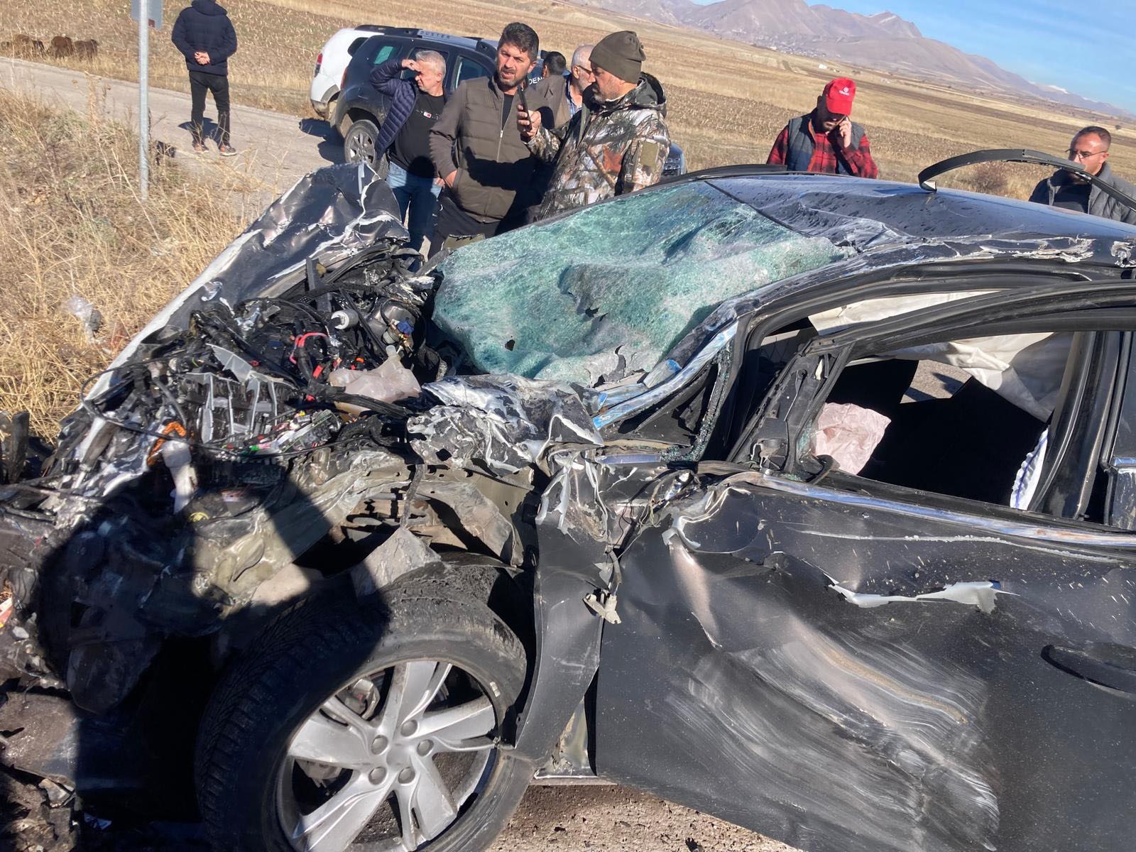 Erzurum'da araçlar çarpıştı: 2 yaralı