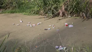 Su kanalı çöplüğe döndü: Vatandaşlar isyan etti