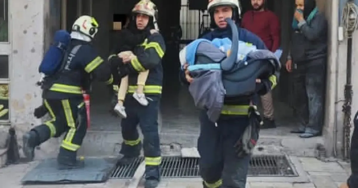 Denizli'de ev olarak kullanılan iş hanında yangın