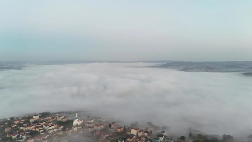 İstanbul'u sis bastı, boğazda gemi trafiği durduruldu 2