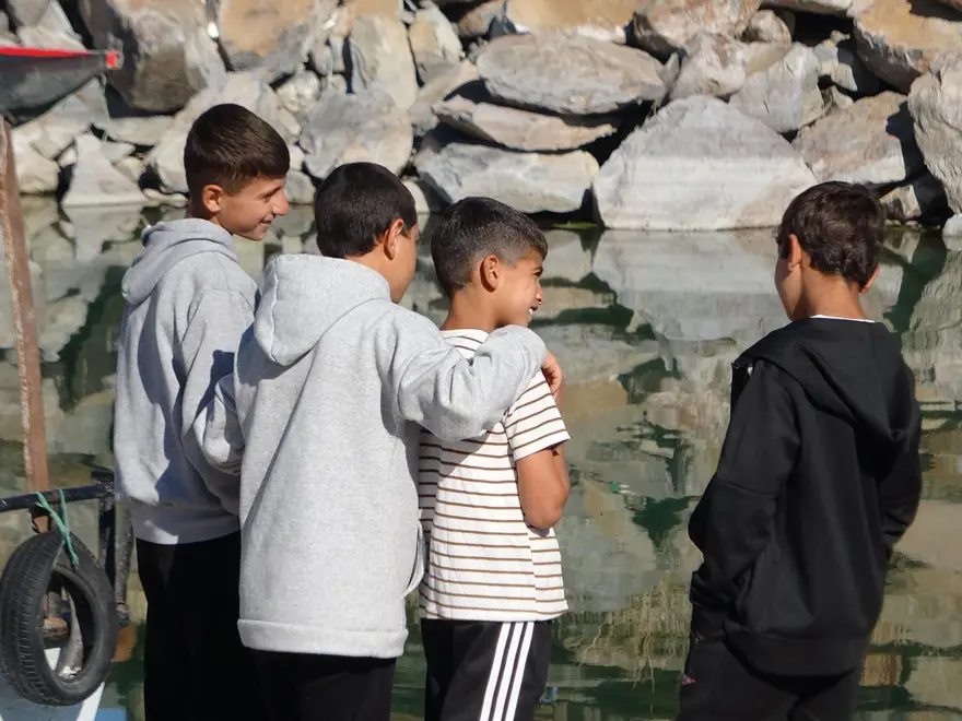 Yazın sarı, kışın siyah saçlılar. Van Gölü'nün çocukları yeniden Icardi gibi olmayı bekliyor 3