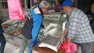 Çanakkale'de balıkçı tezgahlarına denetim yapıldı