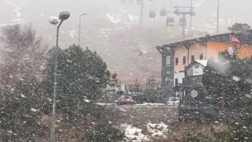 Erciyes Dağı'nda yeniden kar yağışı 