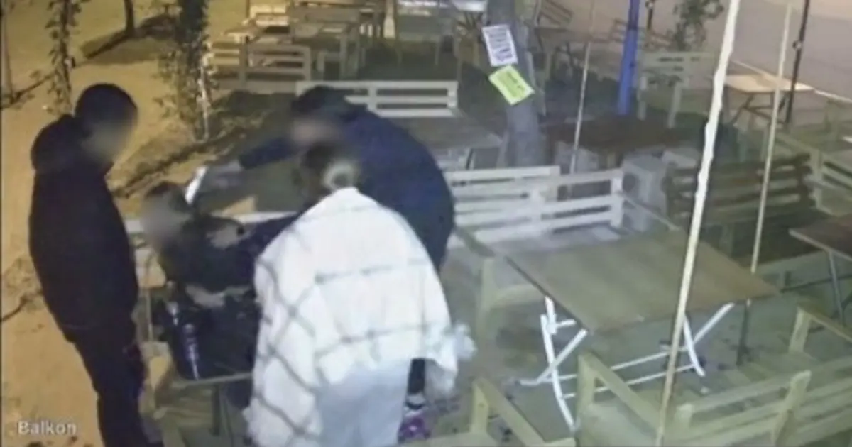 Kız kardeşinin kafasına silah dayadı, gözaltına alındı