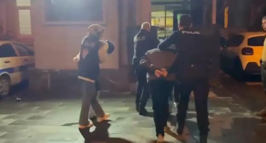 Sarrafta sahte altın bozduran kişiler yakalandı