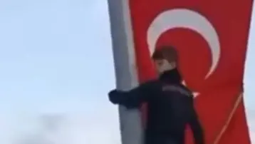 Bursa'da çocukların bayrak hassasiyeti duygulandırdı