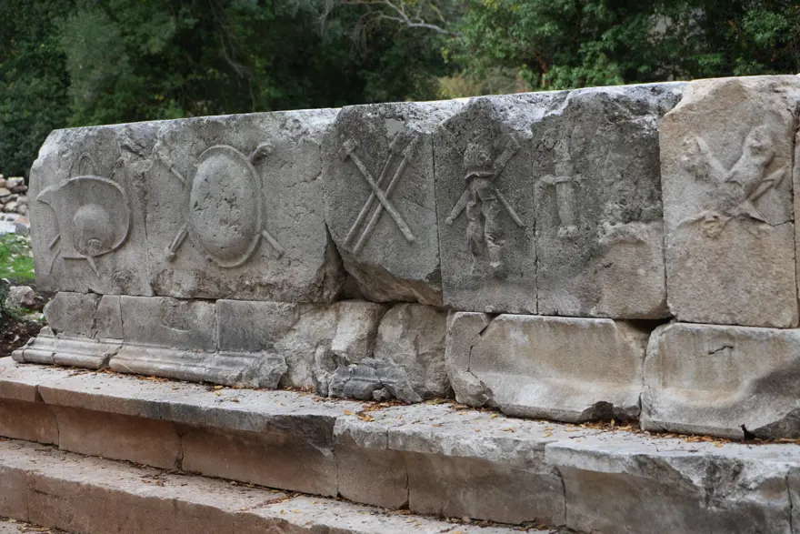 Antalya'da ilginç keşif: Dans eden kadınlar mezarı ortaya çıkarıldı 5