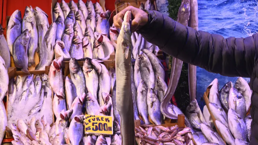 İskenderun'a özel lezzet: İnce ince dilimlenip tavada pişiriliyor 2