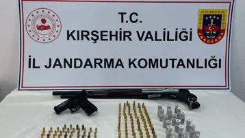 Kırşehir'de ruhsatsız silah operasyonu: 3 gözaltı