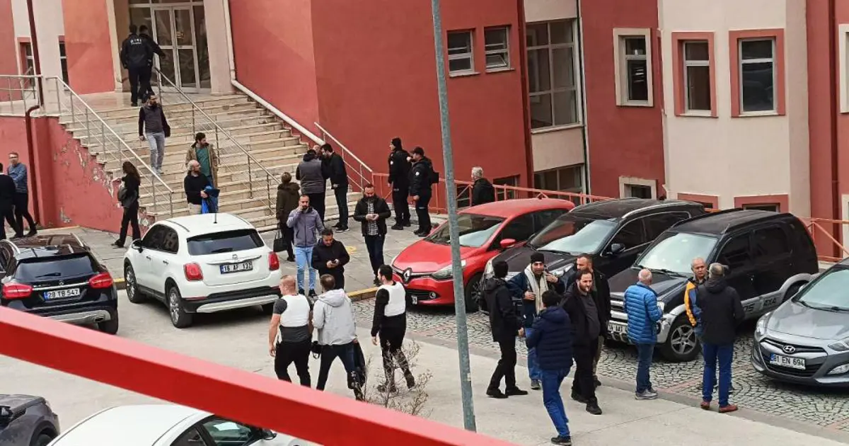 Gümüşhane Üniversitesi'nde rehine krizi. Okulun çevresi kapatıldı, polis olay yerinde
