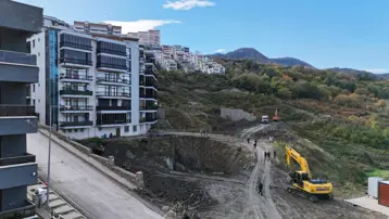 İnşaattaki göçük yan binanın tahliye edilmesine neden oldu