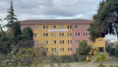 15 öğrenci zehirlenme şüphesiyle hastaneye kaldırıldı