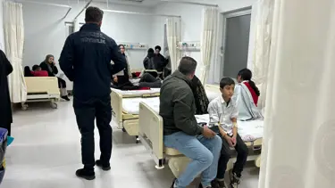 Bingöl'de gıda zehirlenmesi şüphesi, 120 öğrenci hastaneye kaldırıldı