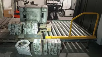 Tırın yakıt deposunda 1800 paket sigara bulundu