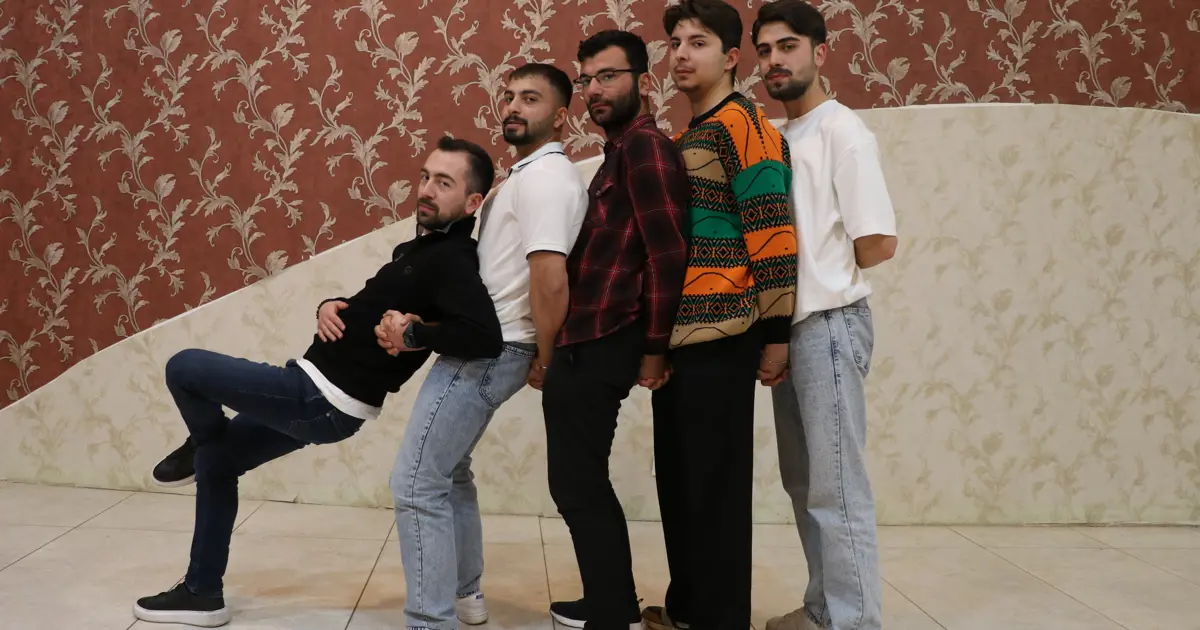 Sivas halayındaki hareket kenti karıştırdı. "Çok ayıp, saçma sapan şeyler yapılıyor"