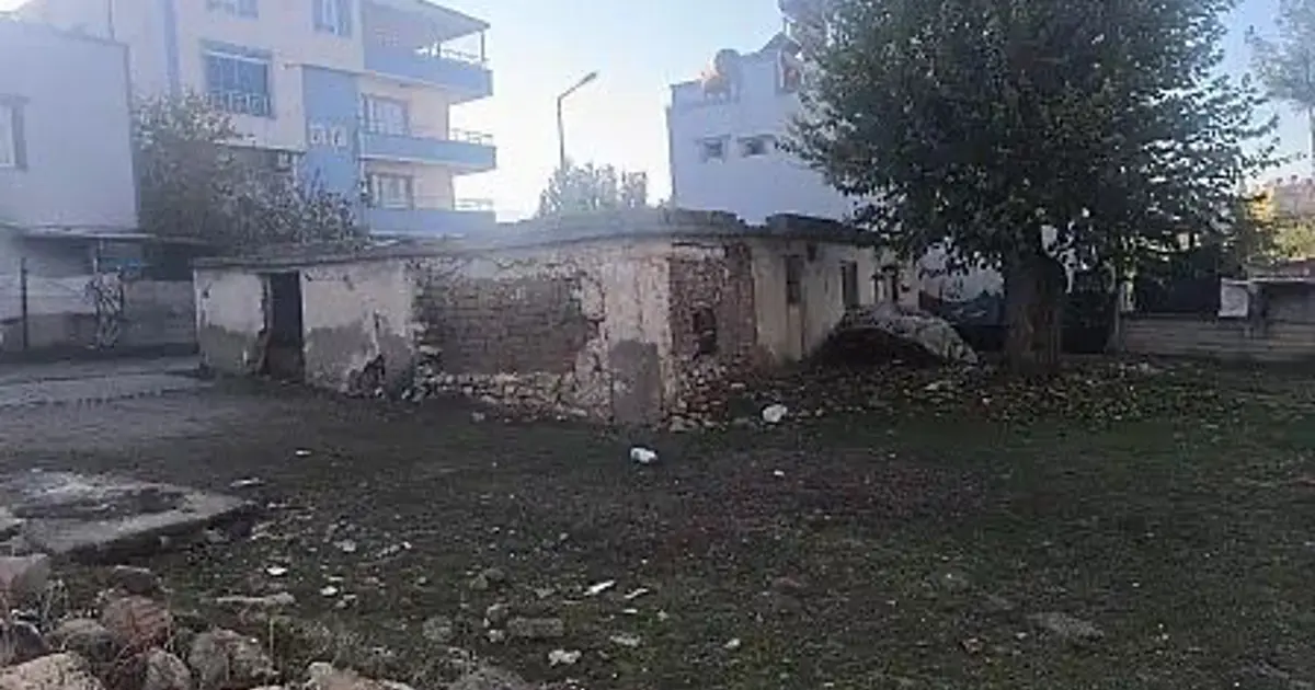 Kendisini kaçırılmış olarak gösterip ailesinden fidye istedi