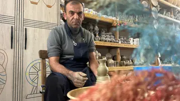 Hak ettiği ilgiyi görmüyor, Van'da tek usta kaldı: Mesleğin kökeni Urartulara dayanıyor