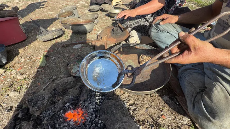 Dededen kalma mesleğini eşiyle birlikte yapıyor: ''3 çocuğumu bu iş sayesinde okuttum'' 1