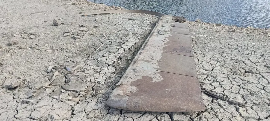 Sular çekilince 16 yıllık acı hatıra ortaya çıktı 