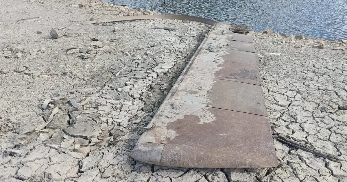 Sular çekilince 16 yıllık acı hatıra ortaya çıktı