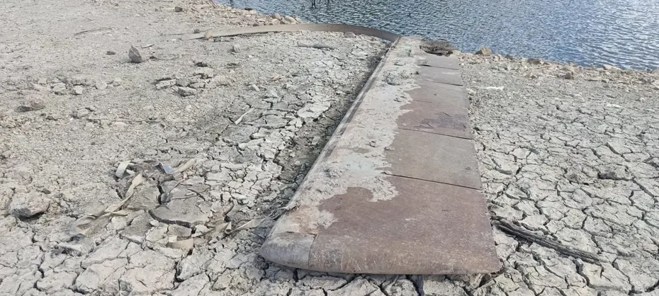 Sular çekilince 16 yıllık acı hatıra ortaya çıktı