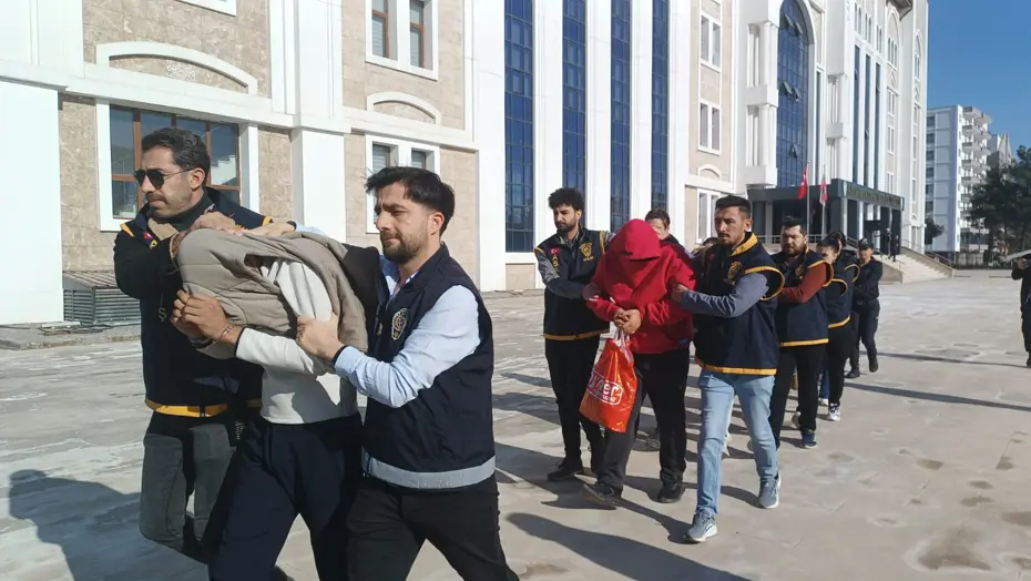 Adıyaman'da masaj salonlarına fuhuş operasyonunda 6 tutuklama