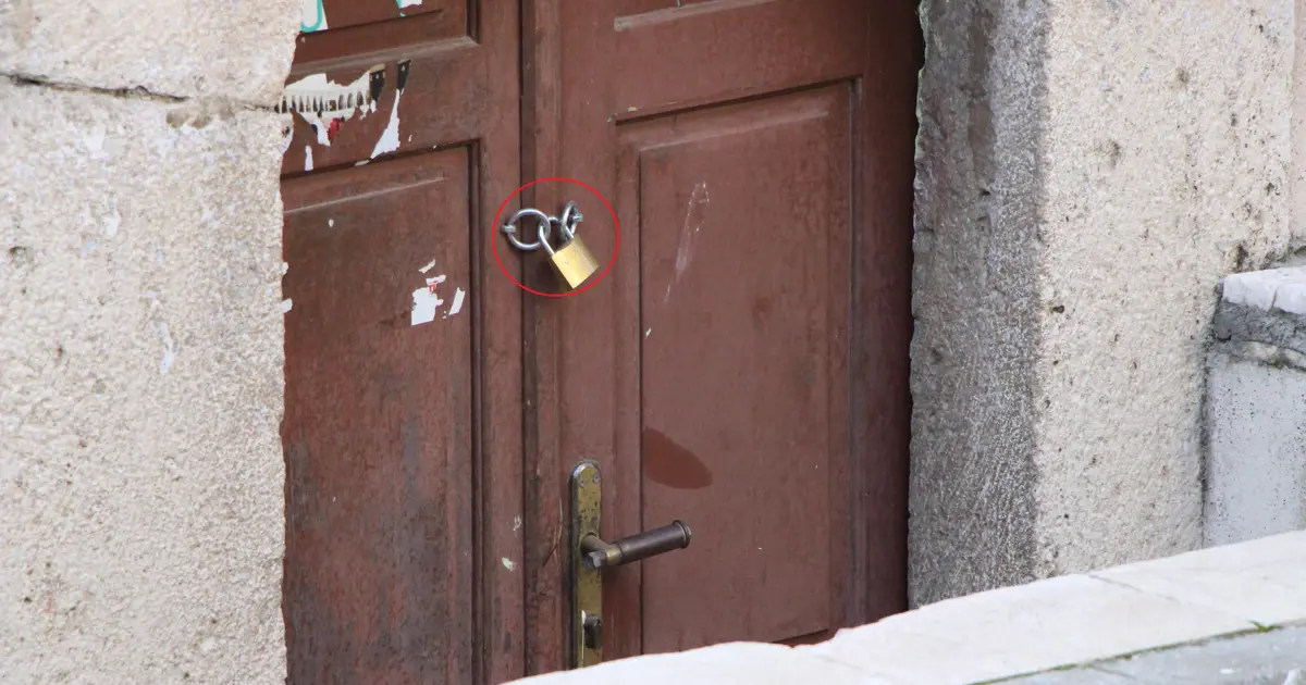 Amasya'da 9 türbeye "usulsüz elektrik" kilidi