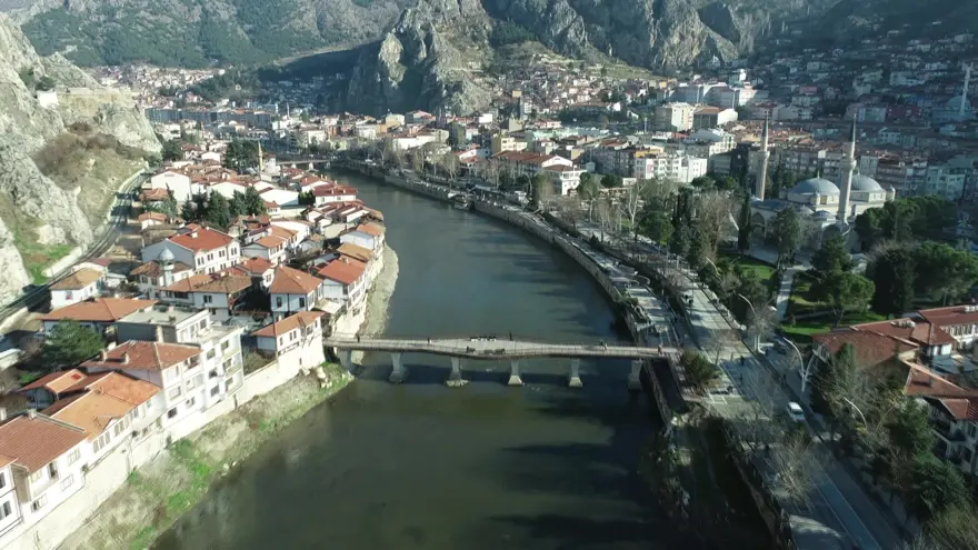 Amasya'da 9 türbeye "usulsüz elektrik" kilidi
 