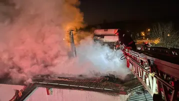 Ahşap ev küle döndü 1 kişi yaralandı