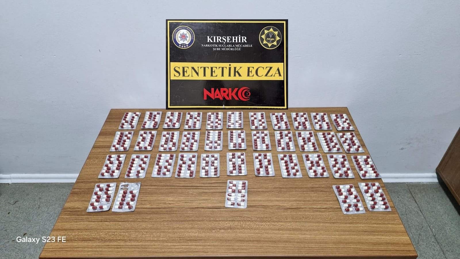 Operasyonda 527 adet sentetik hap ele geçirildi