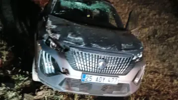 Şarampole yuvarlanan araçta hava yastıkları açılmadı