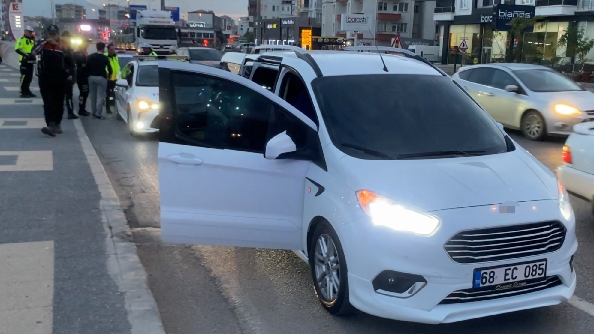 Alkollü sürücü emniyeti alarma geçirdi, ehliyeti daimi iptal edildi